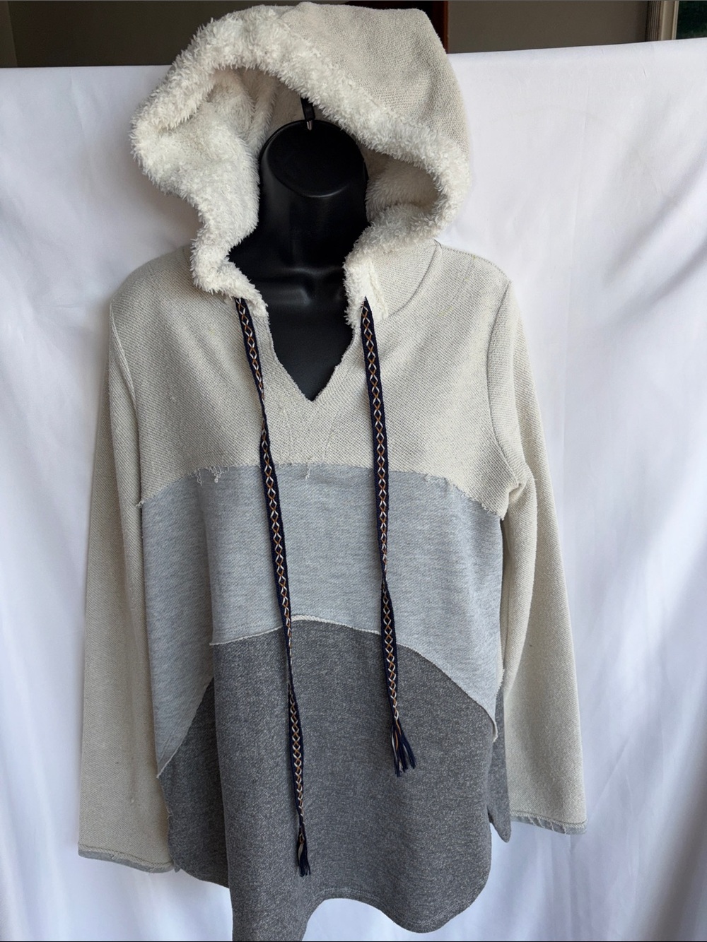 French Terry Sweatshirt Hoodie, white & gray, distressed, sz M, 20”PTP, 29” L